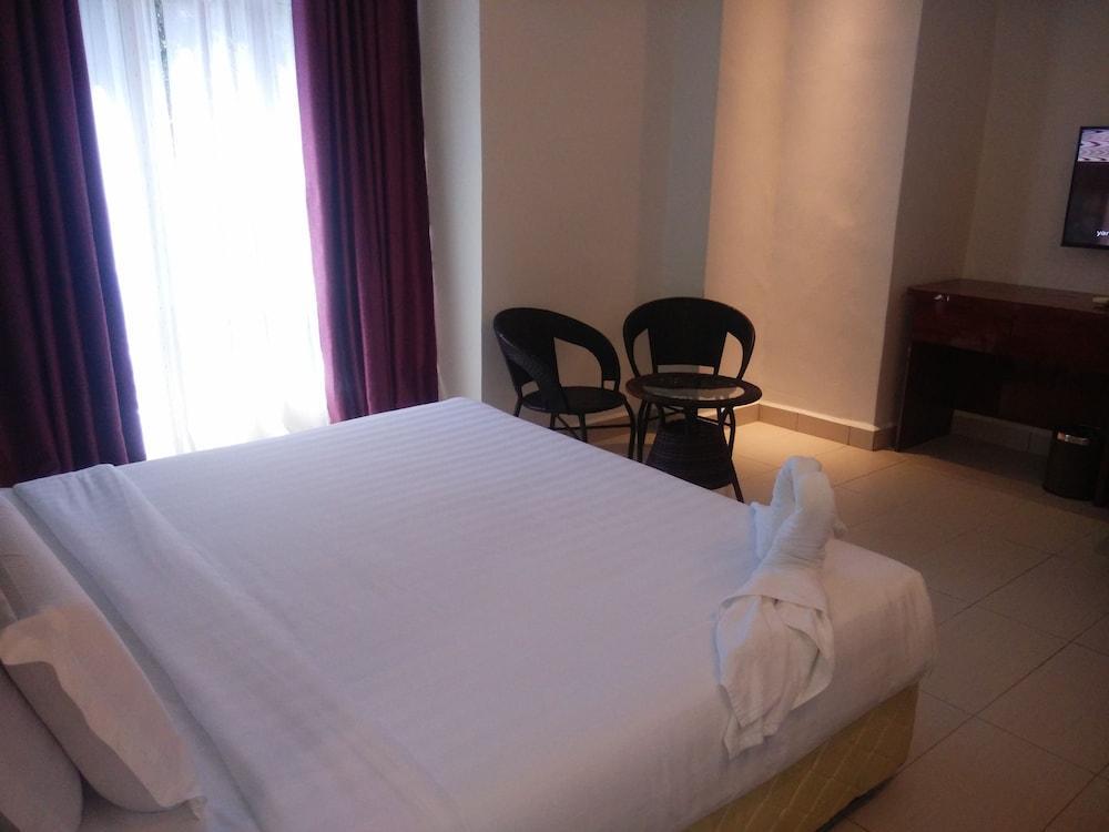 קמפונג טלוק ניפה Mny Hotel & Resort מראה חיצוני תמונה